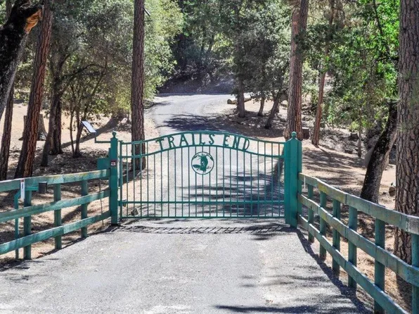 45874 Forest Ridge Dr, Ahwahnee, CA 93601