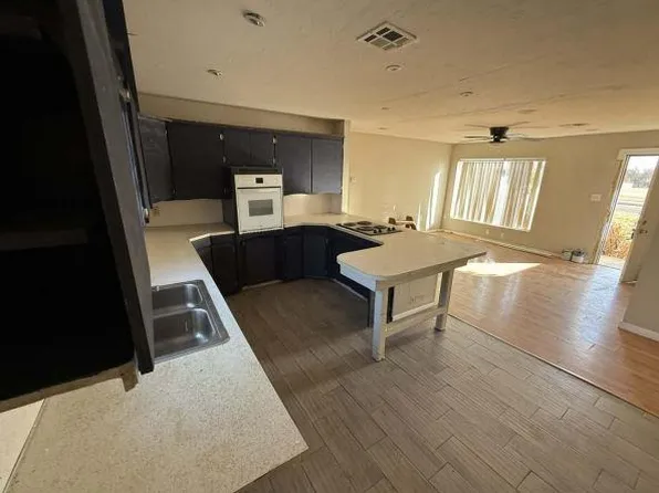 8319 NE 10th St, Midwest City, OK 73110