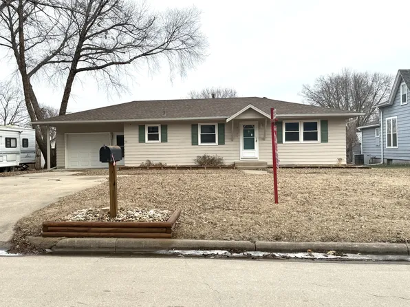 2104 Main St, Hamburg, IA 51640