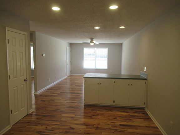 5th image of 820 Horseshoe Lake Rd