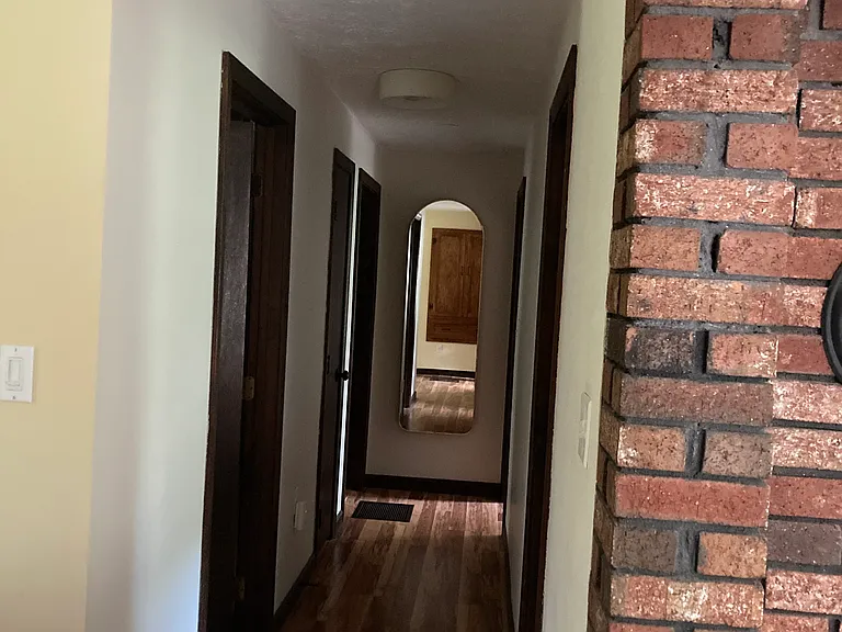 182 Country Club Rd — Photo 3