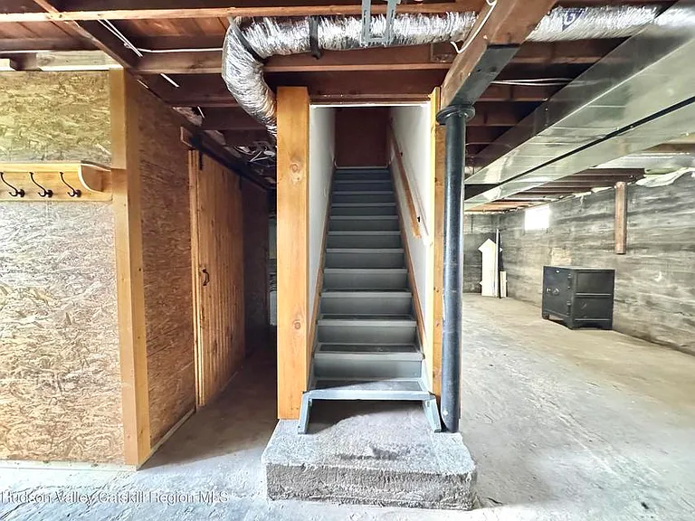 568 Old Plank Rd — Photo 33