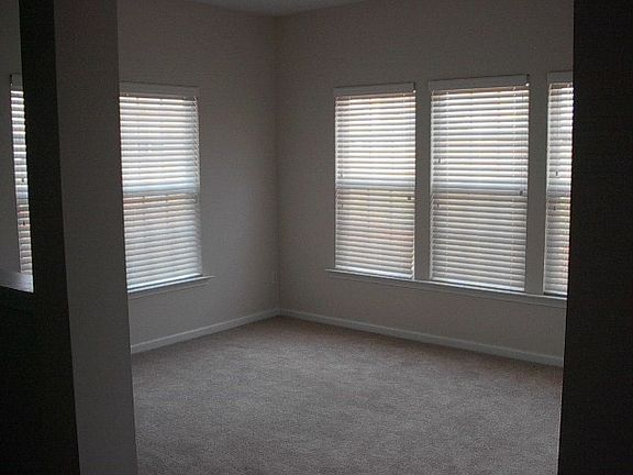 5th image of 229 Twilitemist Dr