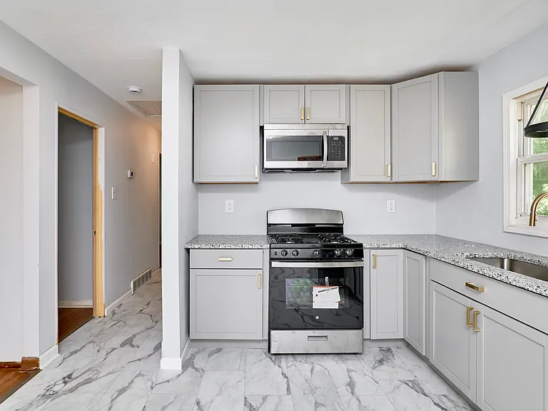 615 Superior Dr — Photo 37