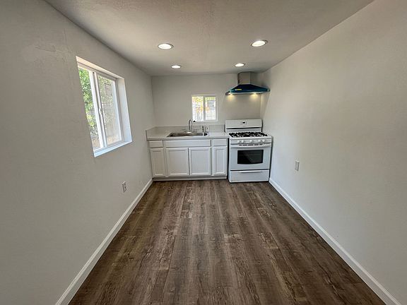 3rd image of 717 W Date Ave #B