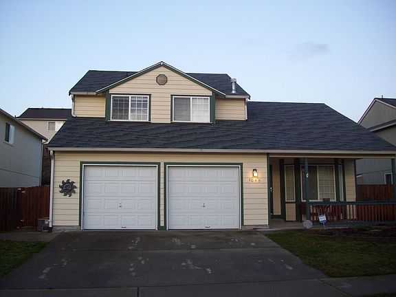 3rd image of 1045 Nepean Dr SE
