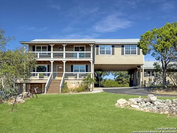 230 Timber Hill, Pipe Creek, TX 78063