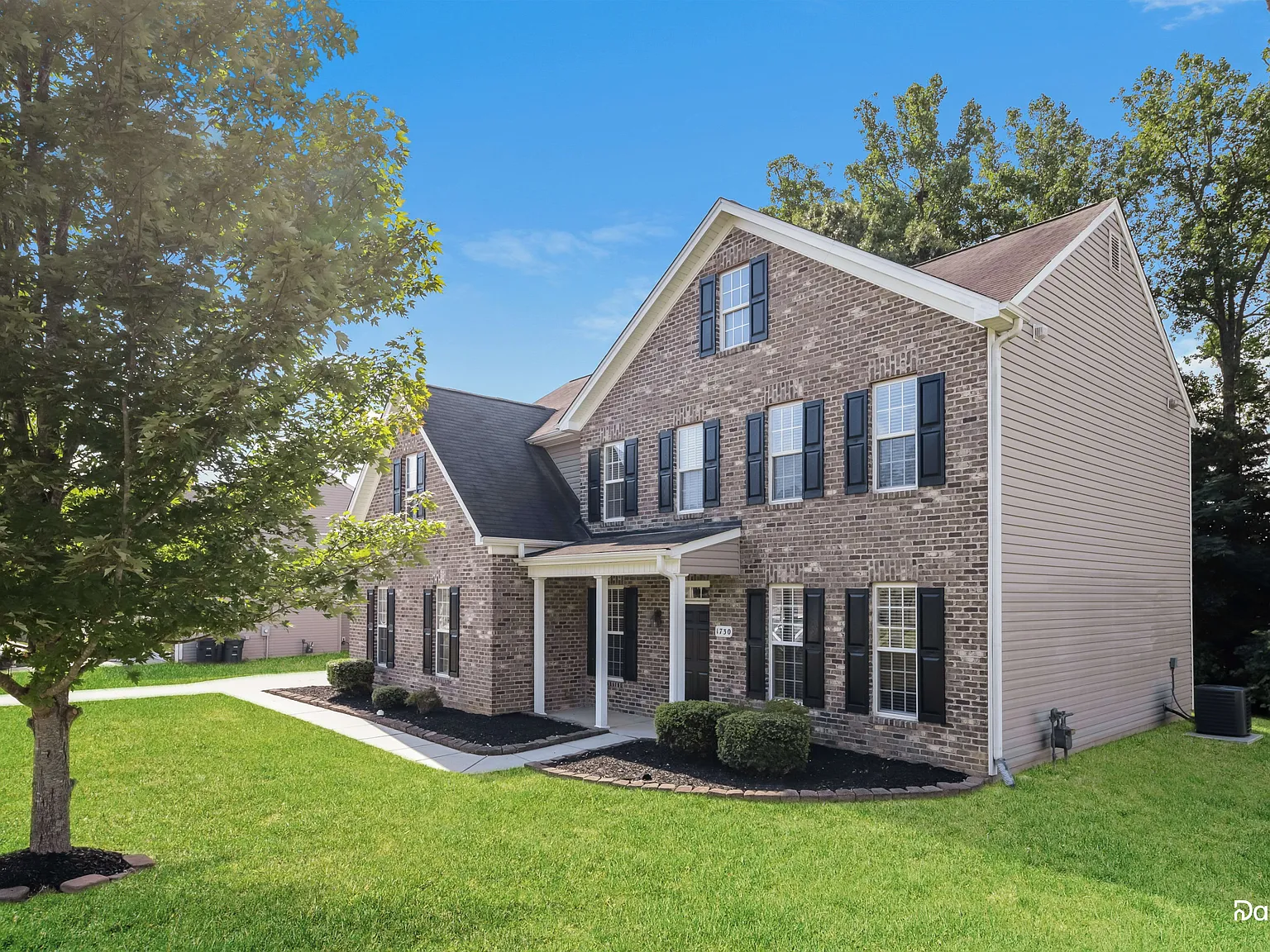 4 bed, 2.5 bath, 2758 sqft, $2,250 — Photo 3