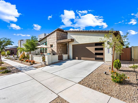 4th image of 830 E BUIST Avenue