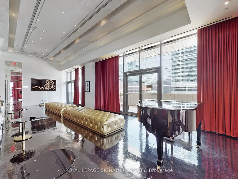 197 Yonge St #4409 — Photo 27