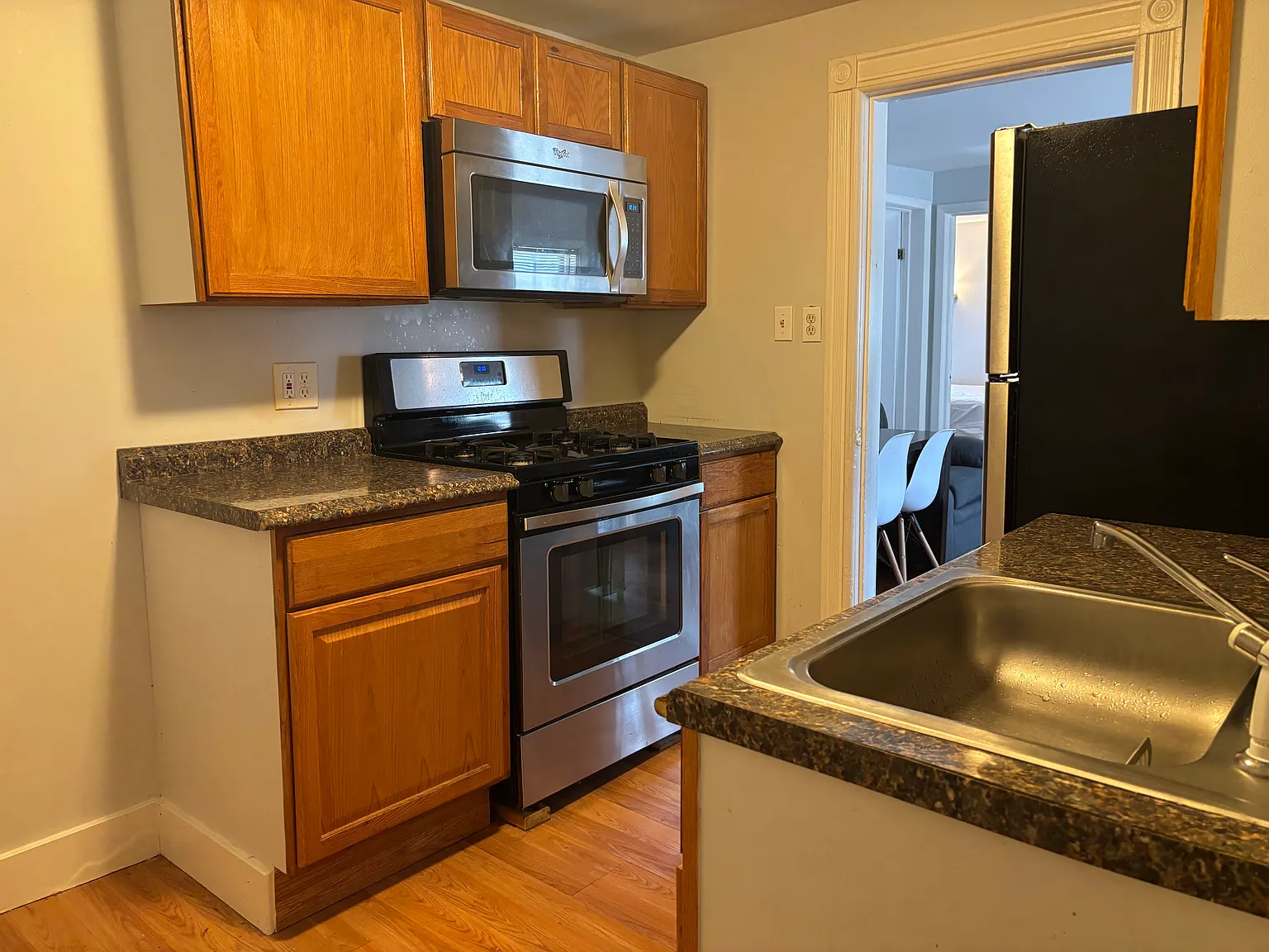 6 bed, $4,170 — Photo 2