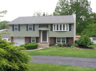 3184 Surrey Ln, Aston, PA 19014