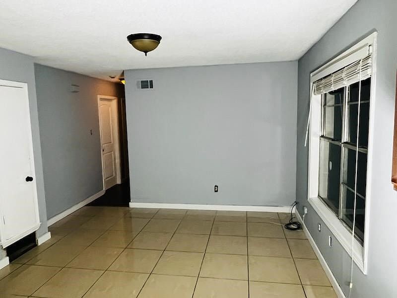 2nd image of 5163 Broken Oak Dr