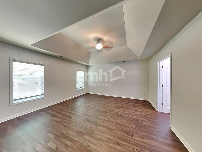 9839 Jeanette Cir — Photo 11