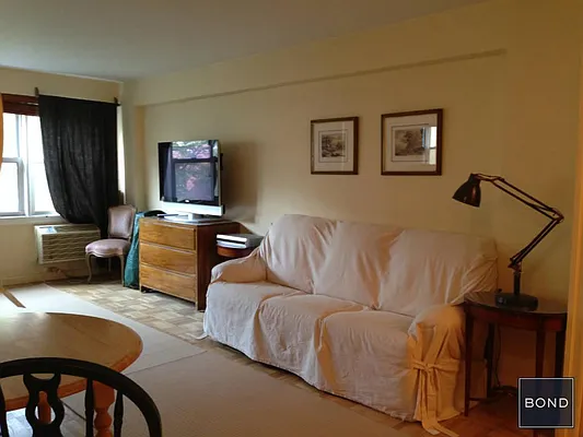 Rented by Bond New York | media 28