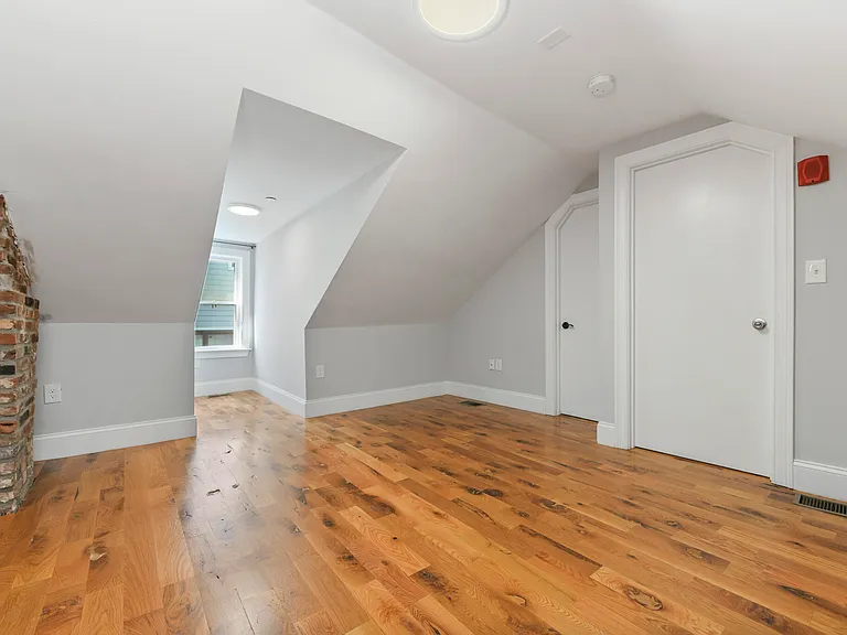 143 Everett St #3 — Photo 9