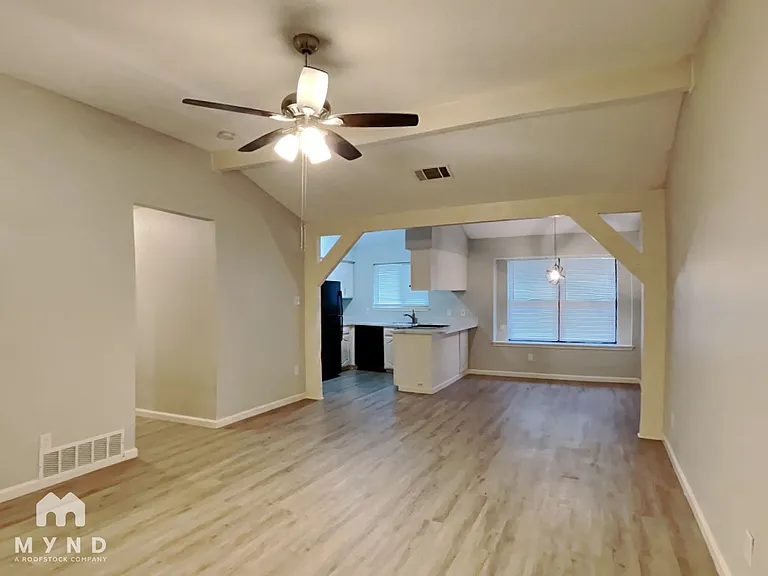 5208 Rowcrop Dr — Photo 6