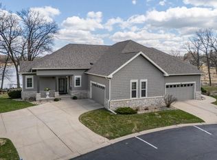 1615 Pond View Court, Middleton, WI