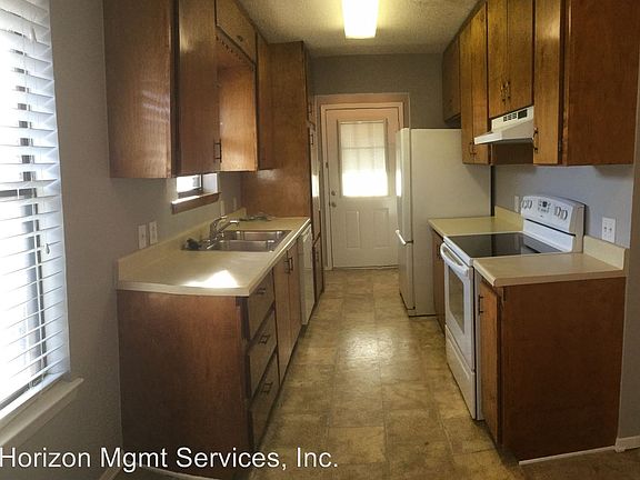 3rd image of 1114 Curtis Dr APT A