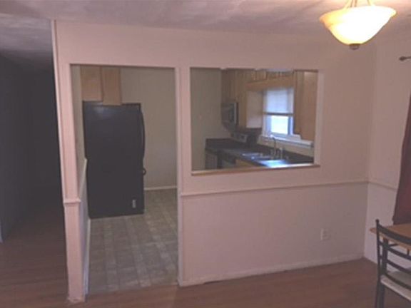 3rd image of 482 Barcelona Ln