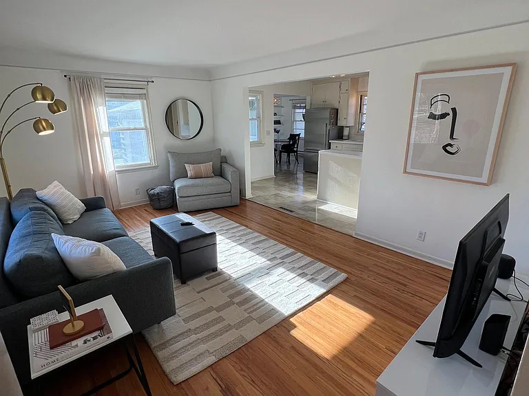 424 Tyler Ave S — Photo 11