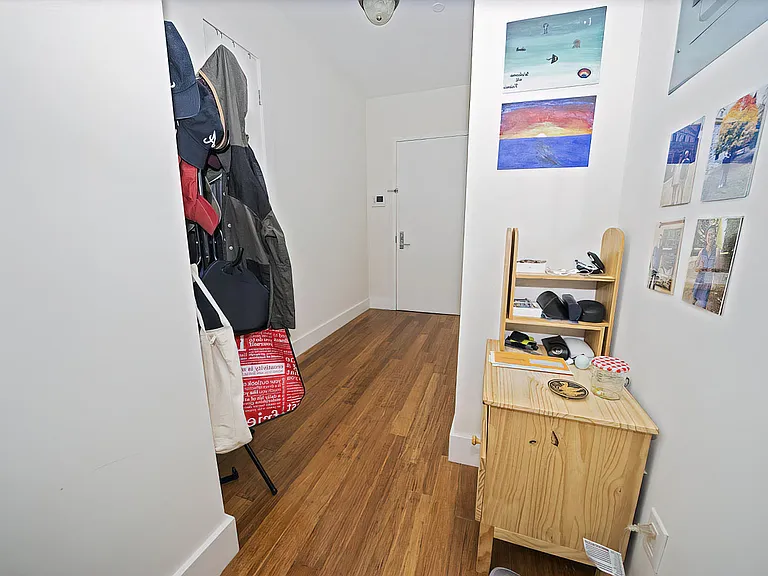 1024 Gates Ave #4I — Photo 9
