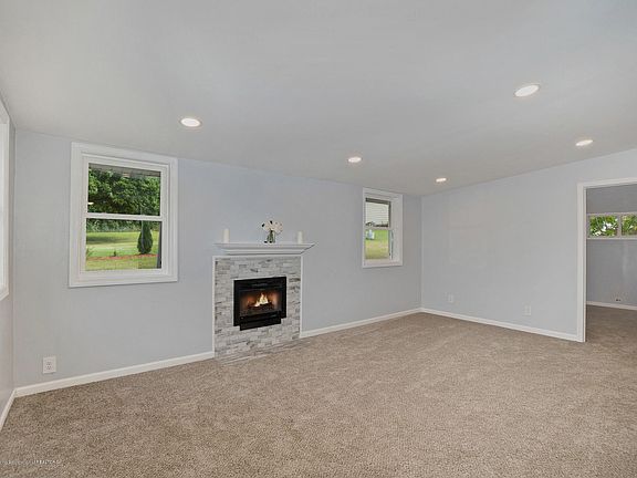 4th image of 8639 Moon Lake Dr