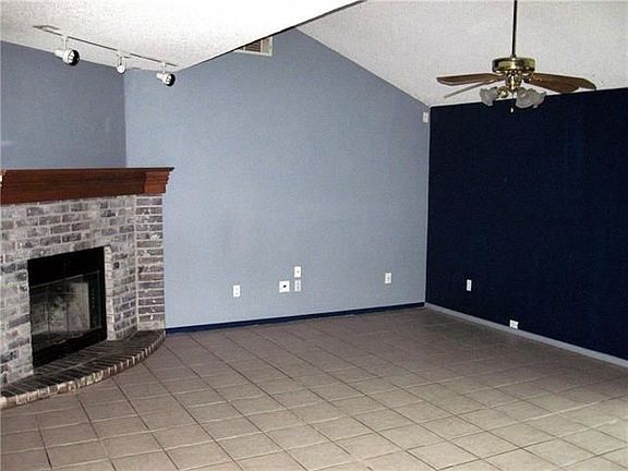5th image of 4905 Cedar Springs Dr Fort Worth