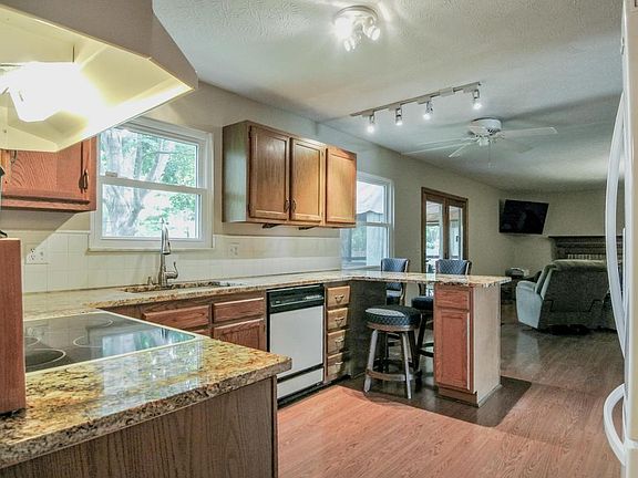 4th image of 5023 Grassland Dr
