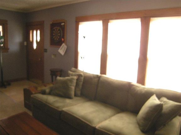 4th image of 4117 E 3rd St