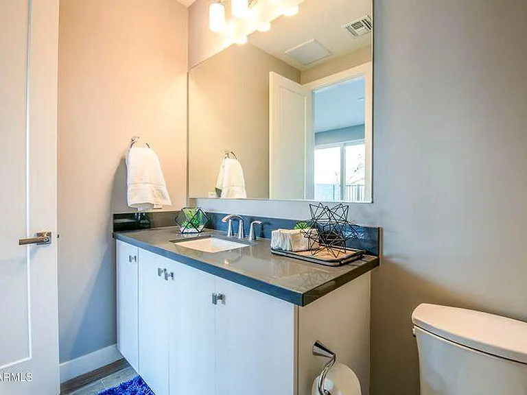 3105 N 71st St — Photo 23