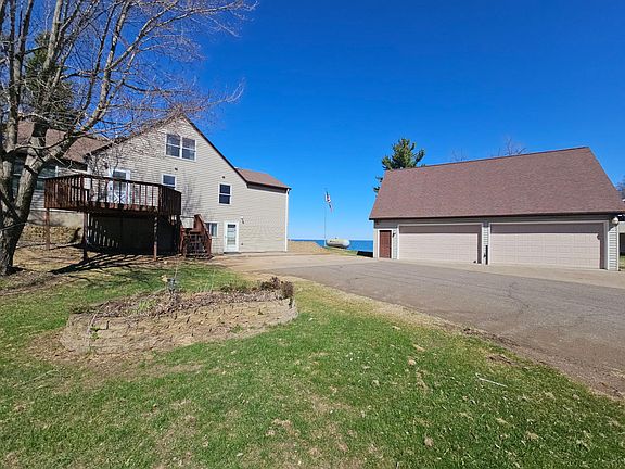 3rd image of 46501 Lucretia Ln