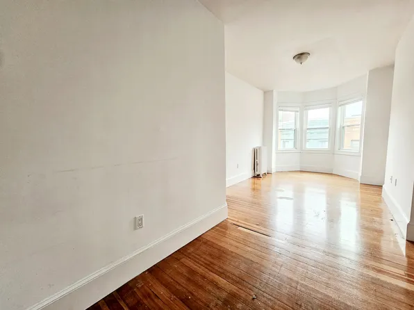53 Joy St #5, Boston, MA 02114