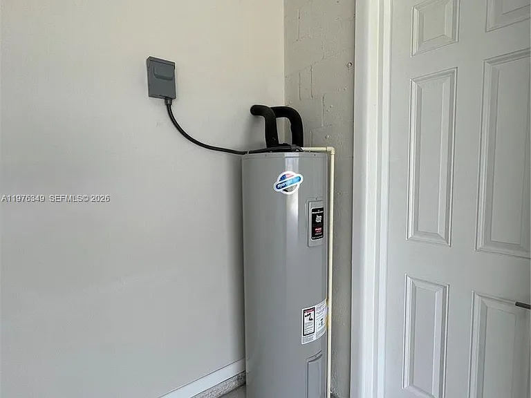 1088 Saturn Ct — Photo 19
