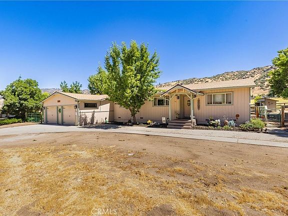 3rd image of 26281 Columbia Way