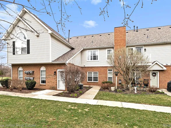 740 Olde English Cir, Howell, MI 48855
