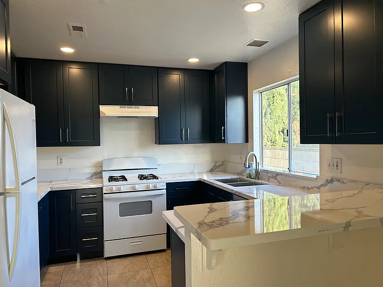 686 Carefree Dr — Photo 4