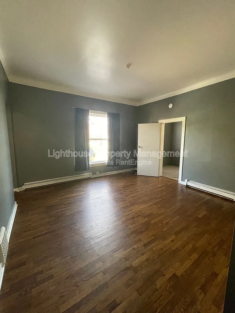 Building Photo - 809 W Cedar St #2