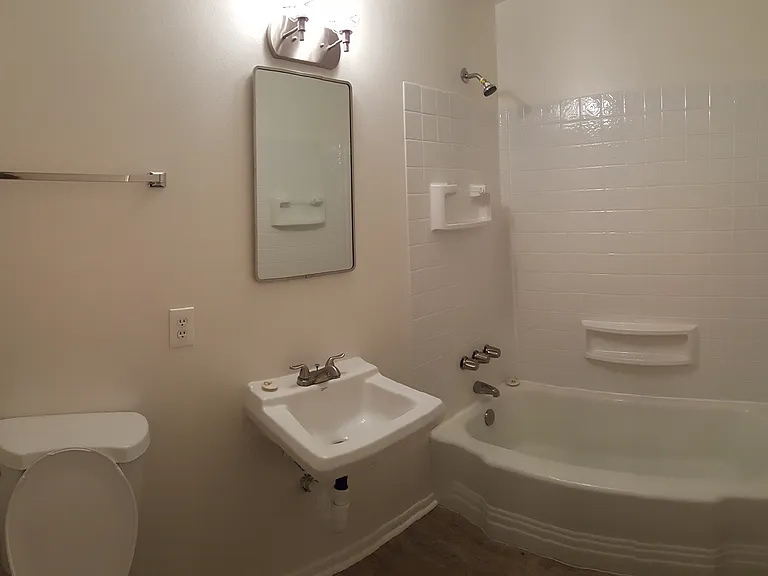 Cortez Circle Apartments — Photo 9