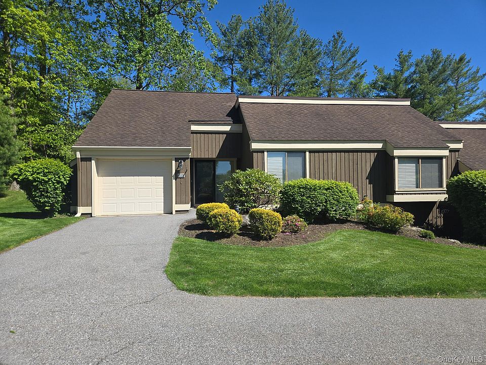 1st image of 586 Heritage Hills #A