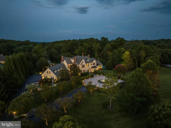 2 Brett Manor Ct, Cockeysville, MD 21030