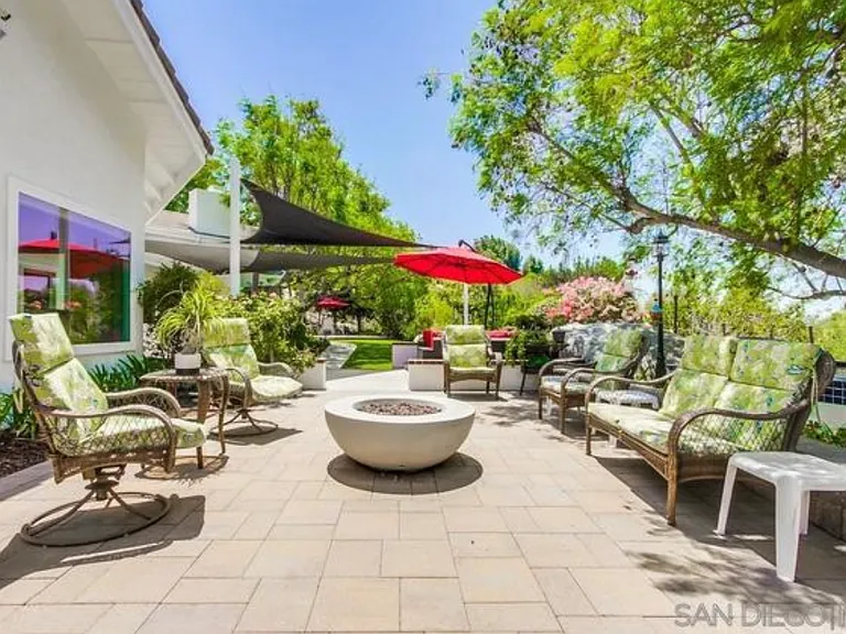 2626 Canyon Rd — Photo 3