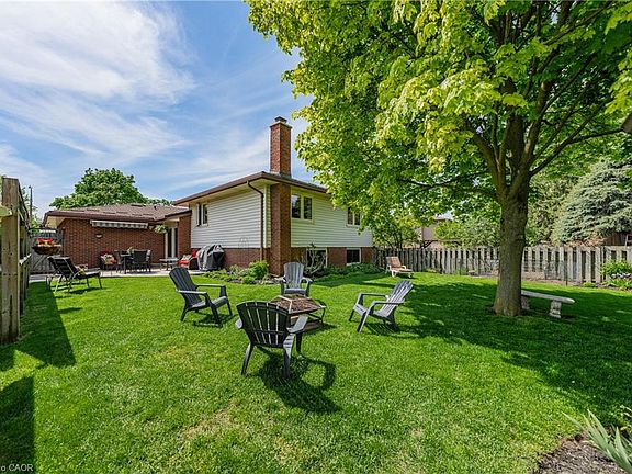 2nd image of 35 Countryside Cres