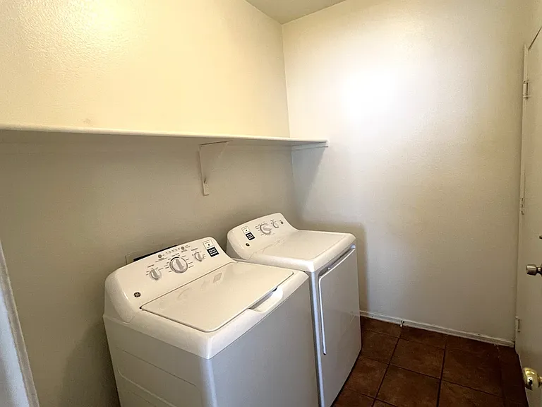 6342 W Hilton Ave — Photo 7