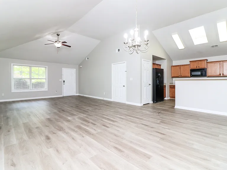 38 Luwanda Trl — Photo 2
