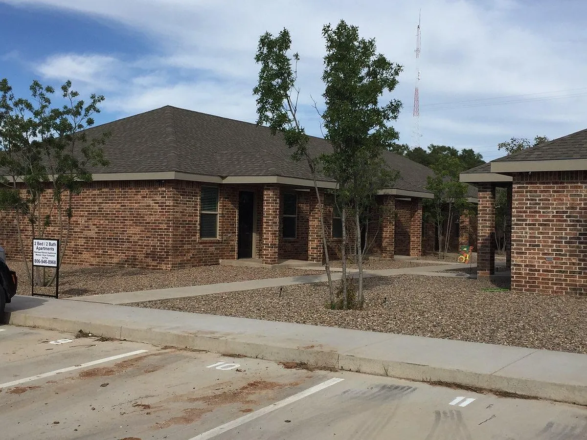 Building Photo - 405 2nd St