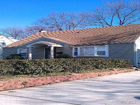 1st image of 997 Uniondale Ave