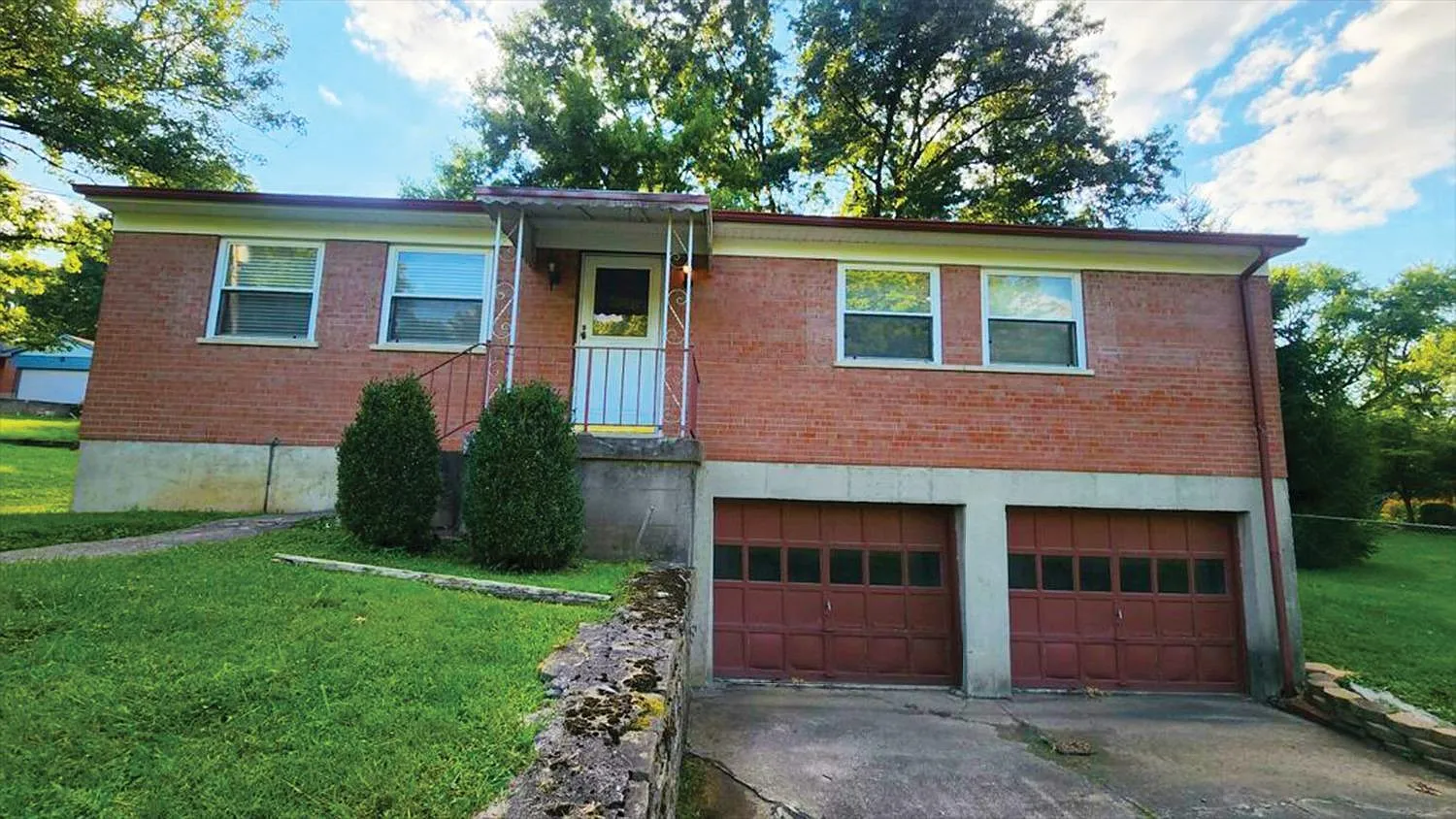 237 Ihle Dr photo 1