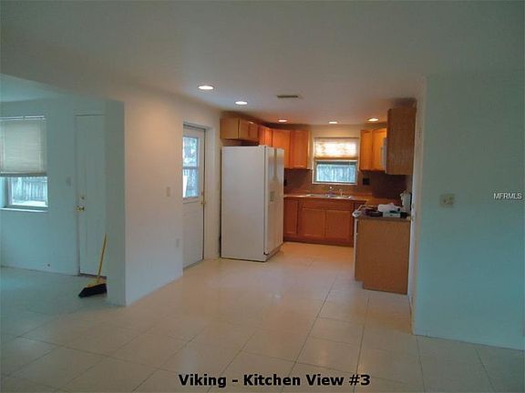3rd image of 1434 Viking Dr