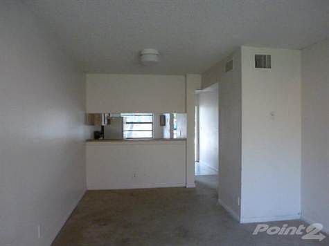 3rd image of 4102 Lakeside Dr